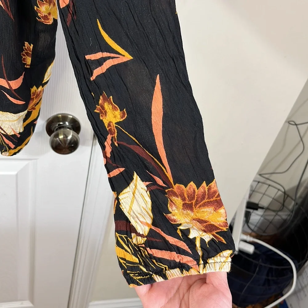 Billabong Ella Bella Peasant Silhouette Blouse